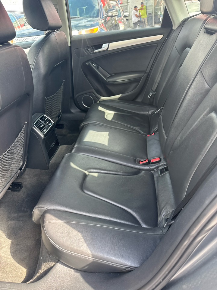 Audi A4 2.0T Sedan quattro Tiptronic 2013