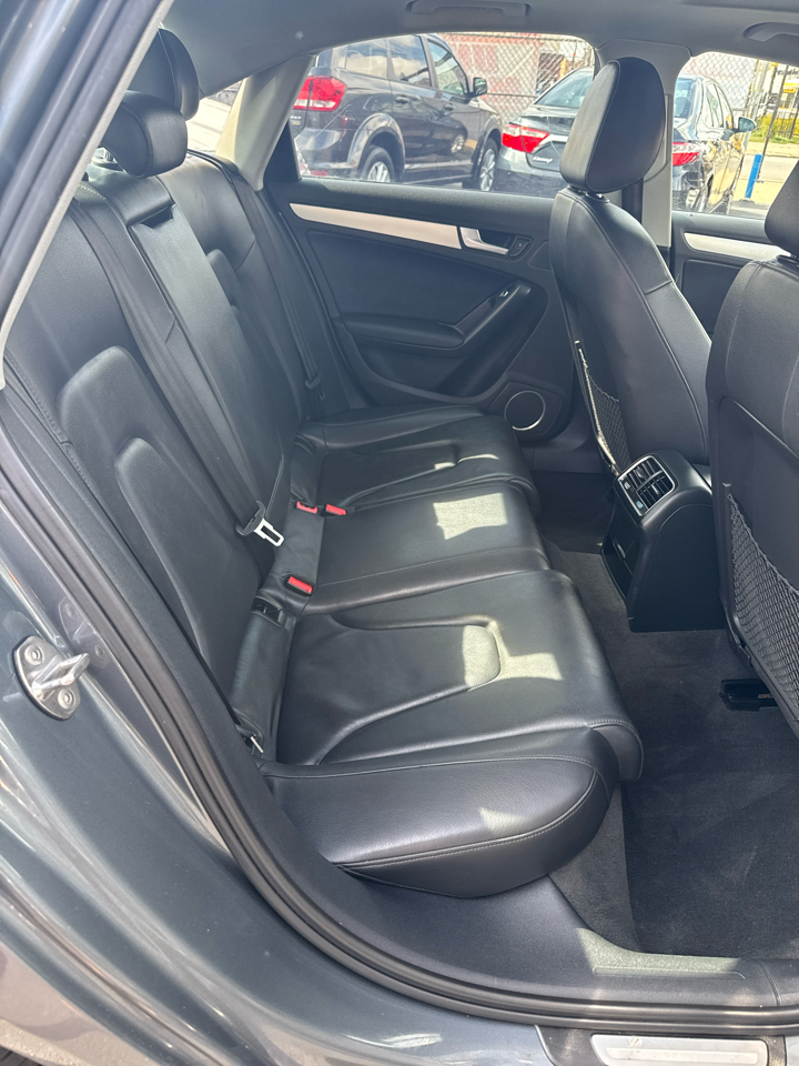 Audi A4 2.0T Sedan quattro Tiptronic 2013