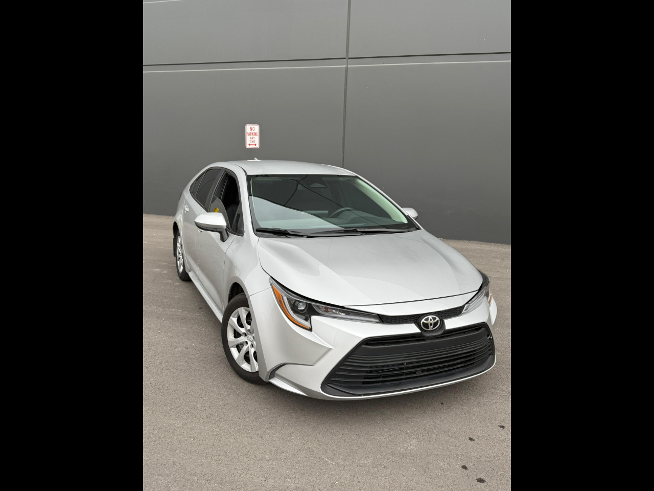 2024 Toyota Corolla 4dr Sdn LE Auto