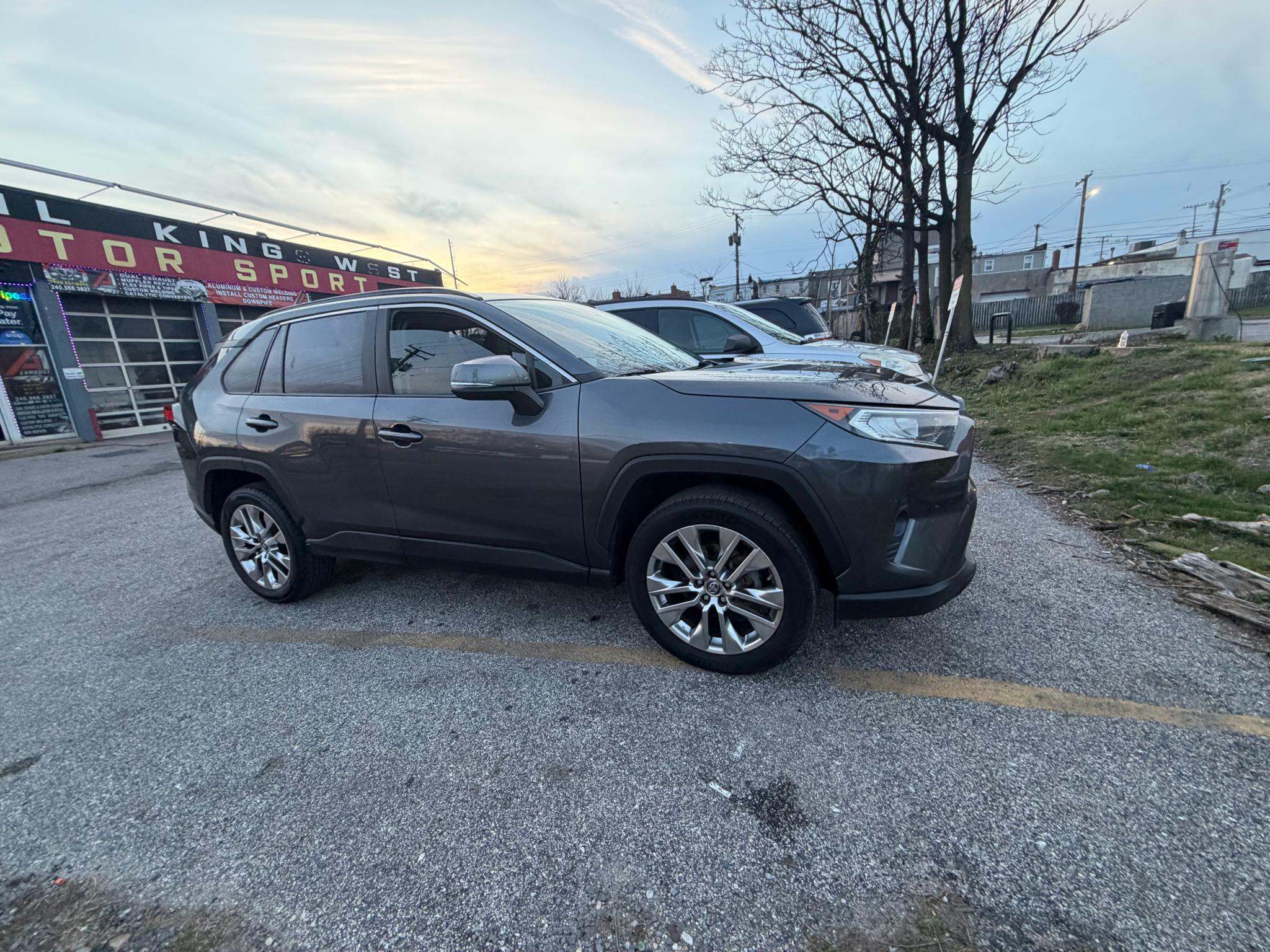 2019 Toyota RAV4 XLE Premium