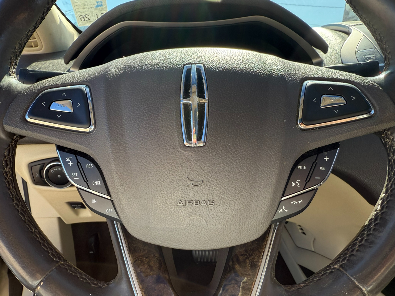 Lincoln MKZ 4dr Sdn FWD 2015