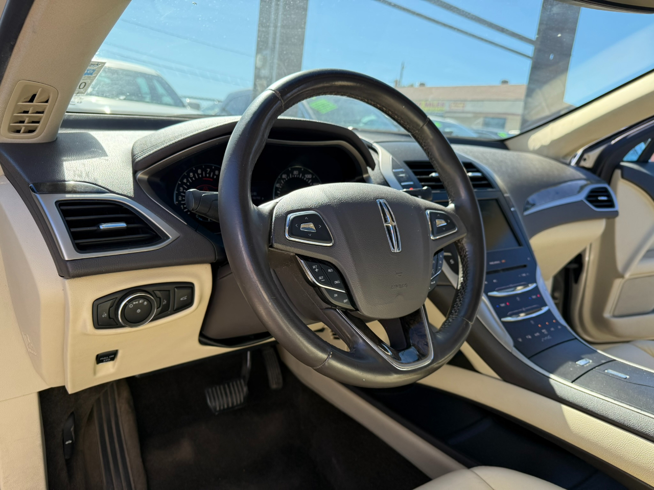 Lincoln MKZ 4dr Sdn FWD 2015