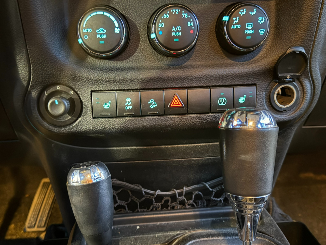 Jeep Wrangler 4WD 4dr Sahara 2014