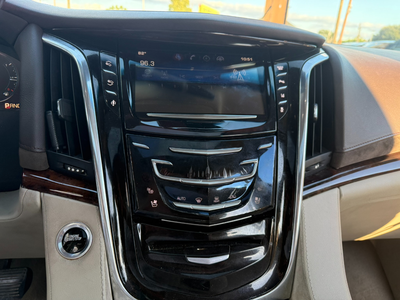 Cadillac Escalade 4WD 4dr Luxury 2015