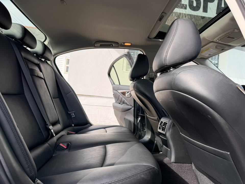 Infiniti Q50 3.0t LUXE RWD 2018