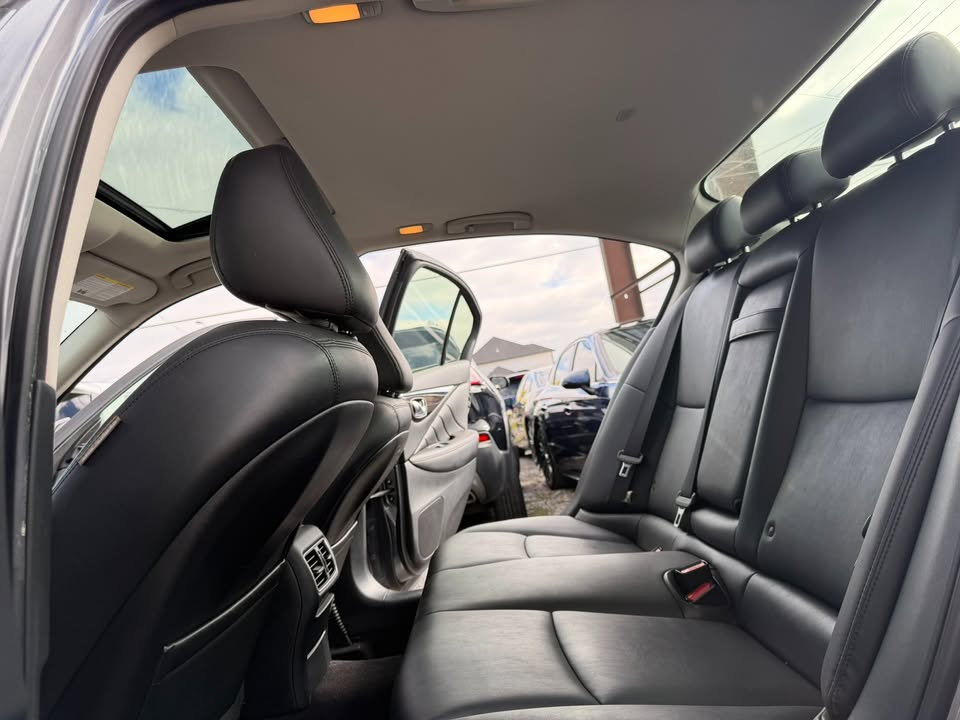 Infiniti Q50 3.0t LUXE RWD 2018