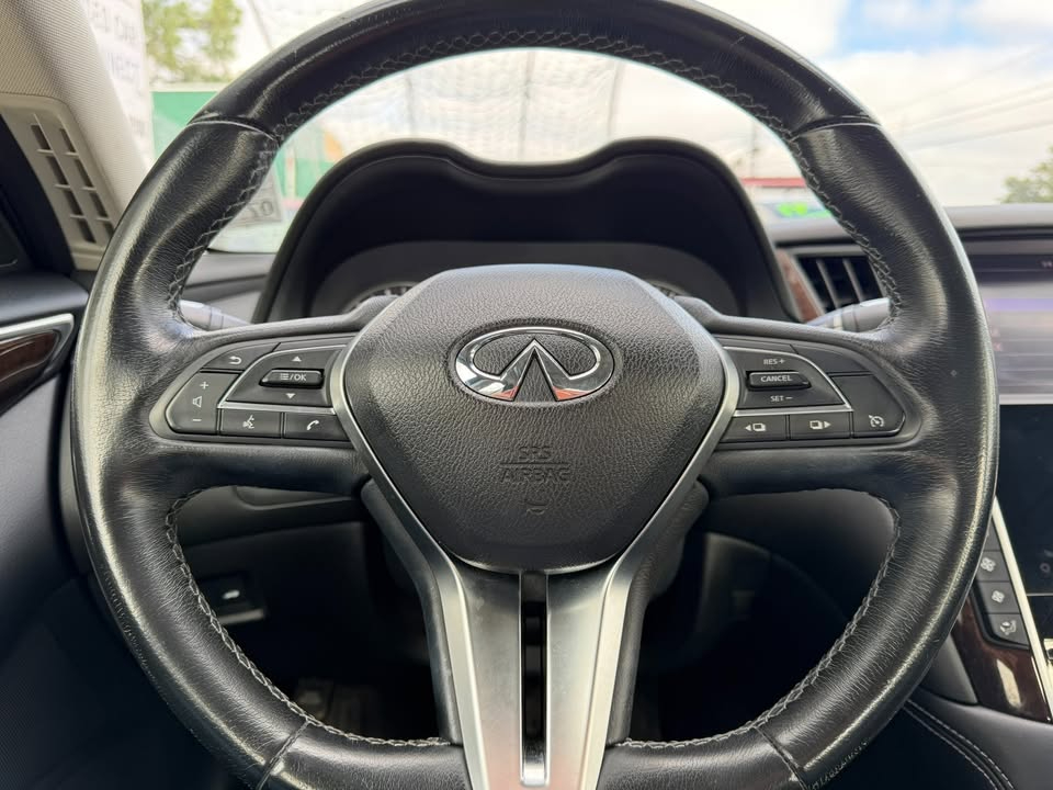 Infiniti Q50 3.0t LUXE RWD 2018