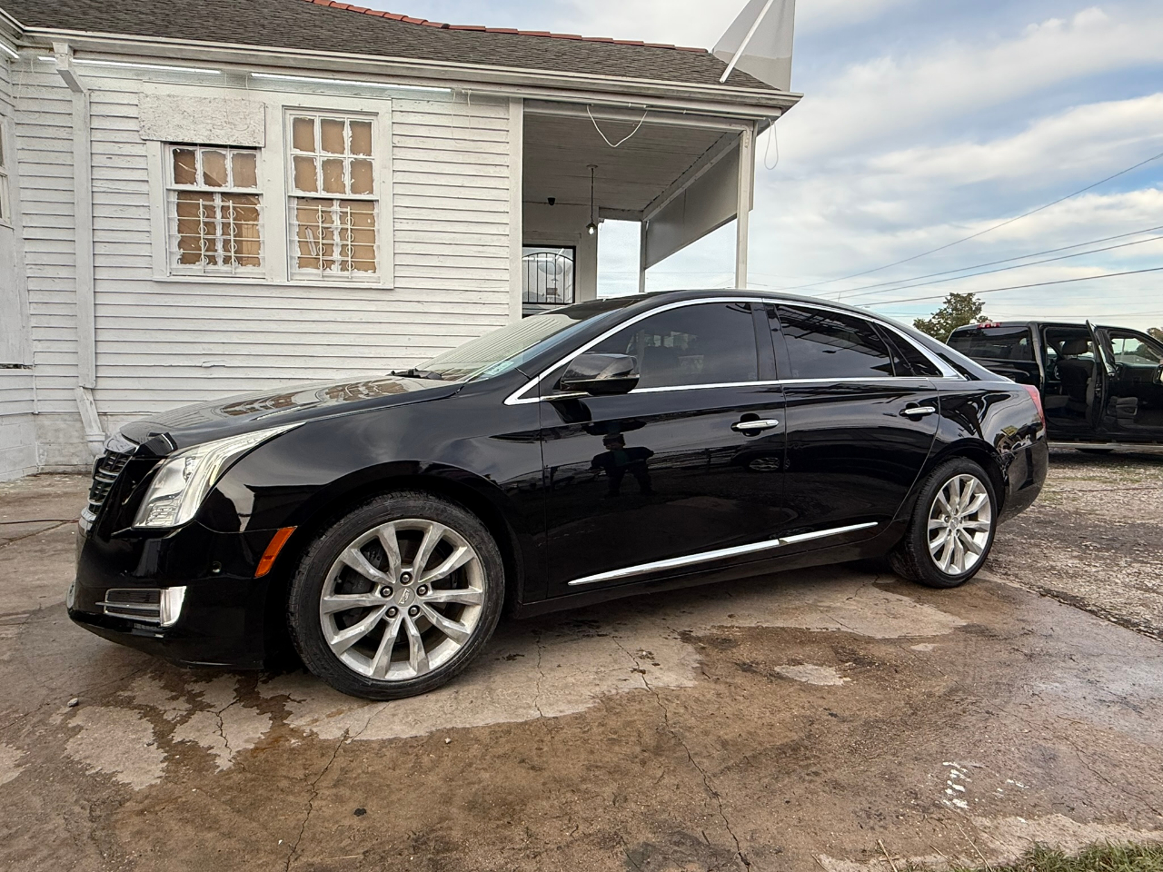 Cadillac XTS 4dr Sdn Luxury FWD 2017