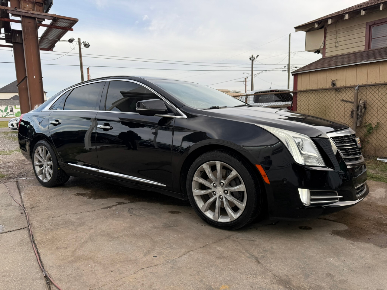 Cadillac XTS 4dr Sdn Luxury FWD 2017