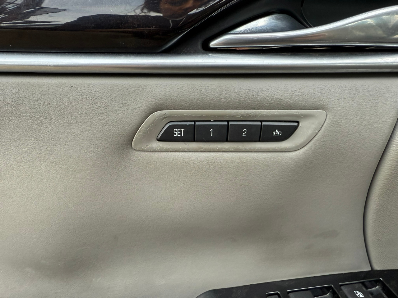 Cadillac XTS 4dr Sdn Luxury FWD 2017