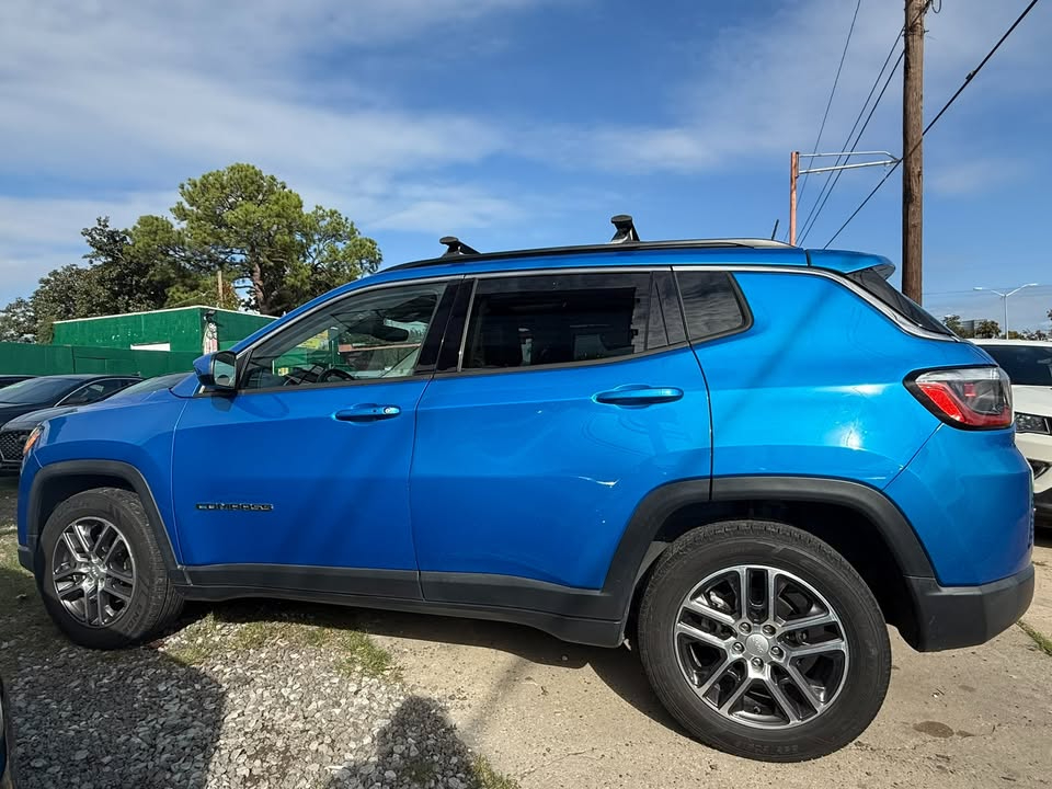 Jeep Compass Latitude w/Sun/Wheel Pkg FWD *Ltd Avail* 2020