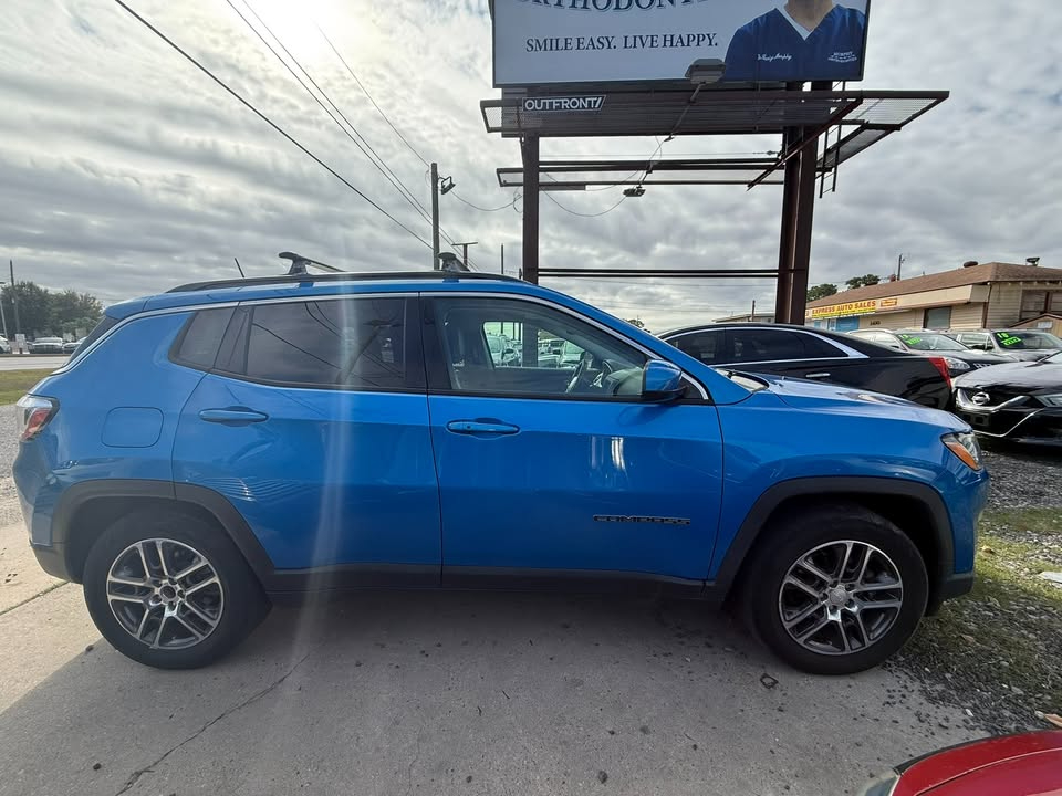 Jeep Compass Latitude w/Sun/Wheel Pkg FWD *Ltd Avail* 2020
