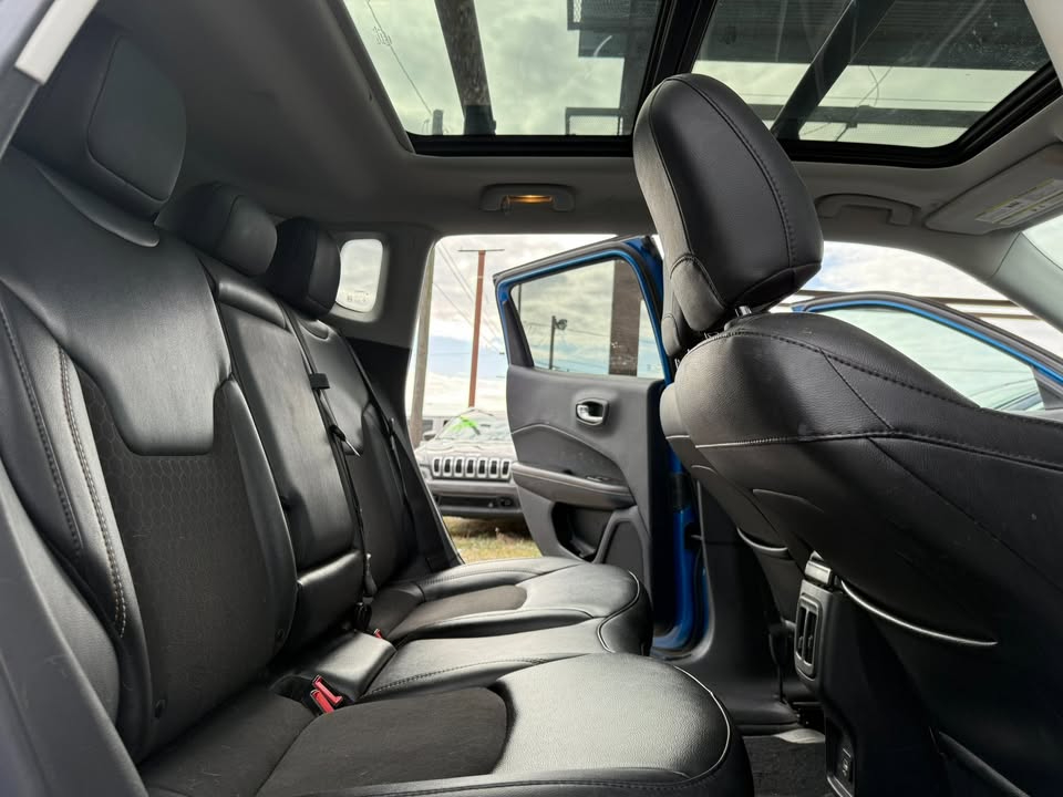 Jeep Compass Latitude w/Sun/Wheel Pkg FWD *Ltd Avail* 2020