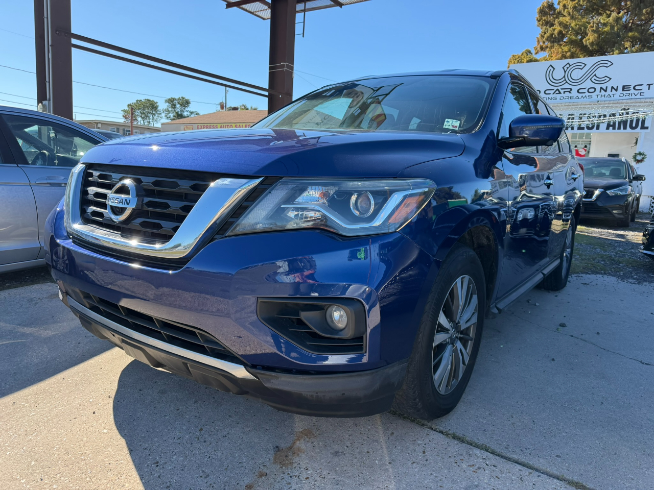 2020 Nissan Pathfinder SL's photo
