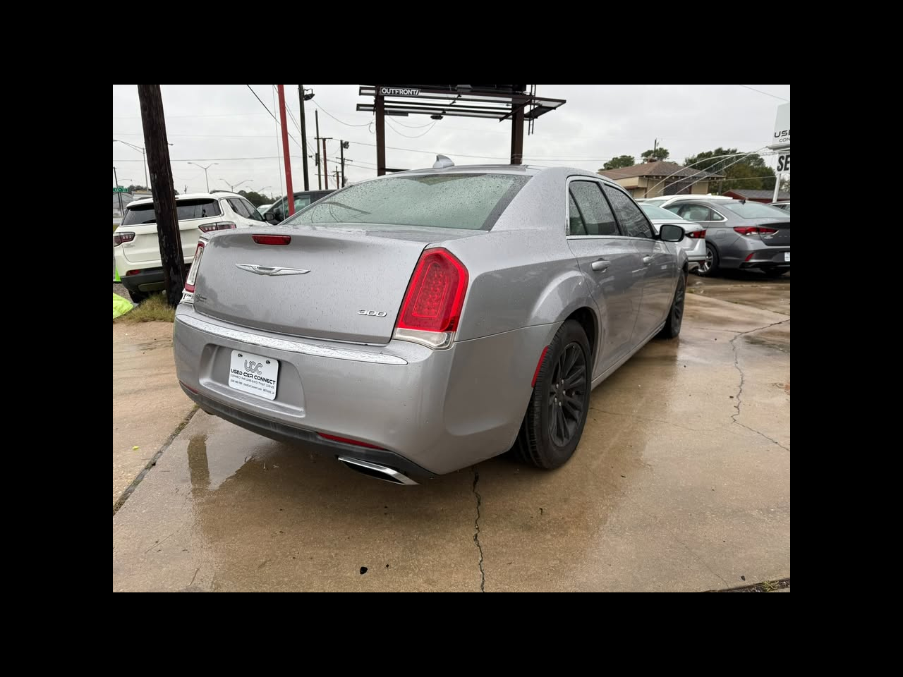 2017 Chrysler 300 Limited's photo