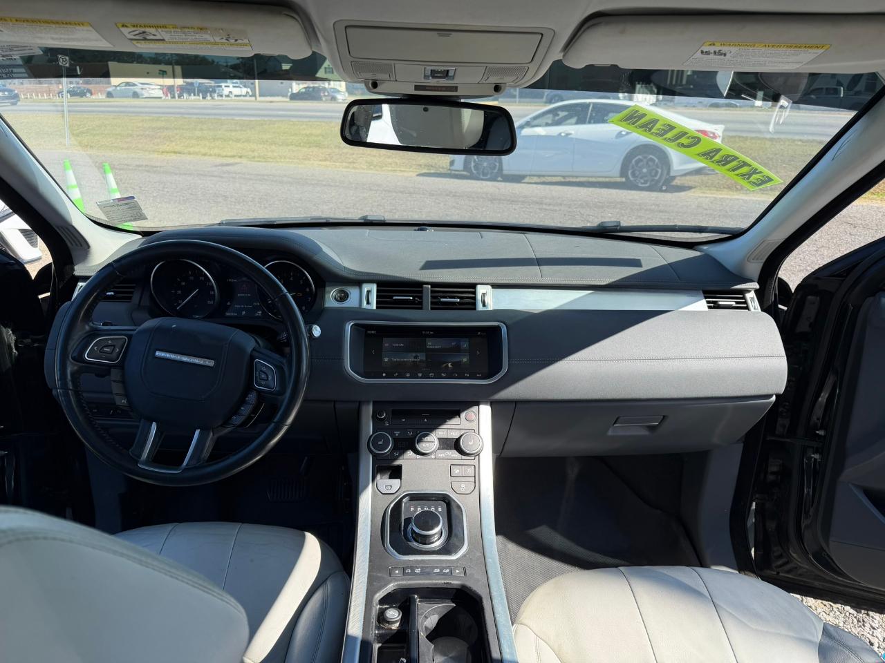 Land Rover Range Rover Evoque 5 Door SE 2017