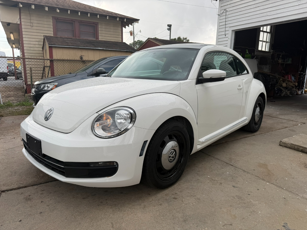 2014 Volkswagen Beetle 2.5's photo