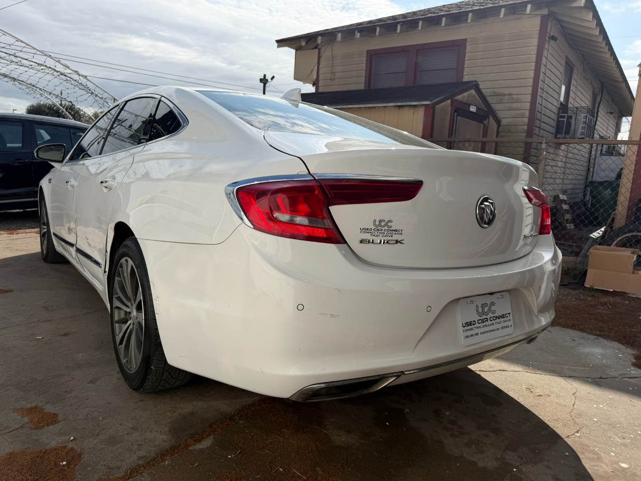 2017 Buick LaCrosse 4dr Sdn Essence FWD