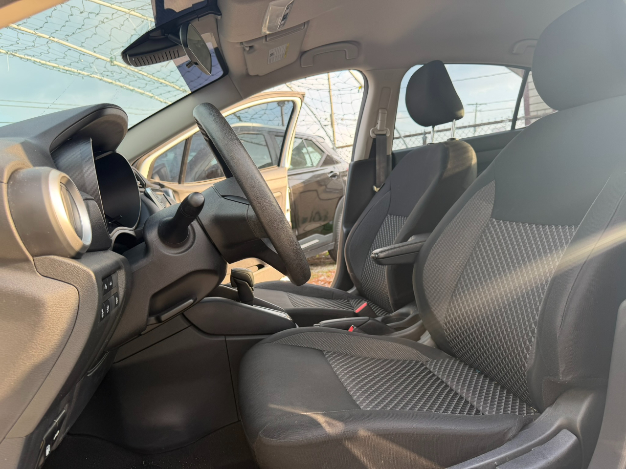 Nissan Versa S CVT 2020