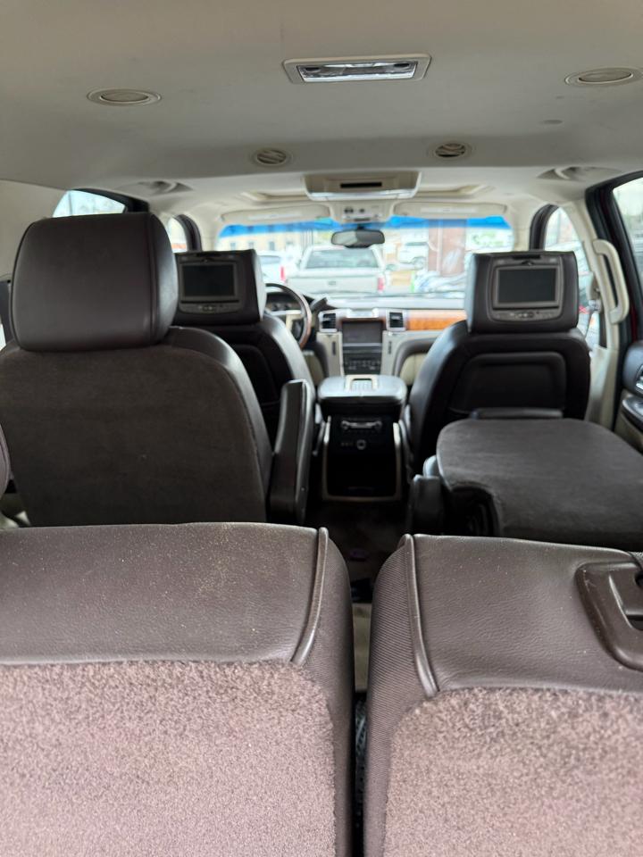 Cadillac Escalade 2WD 4dr Platinum 2014