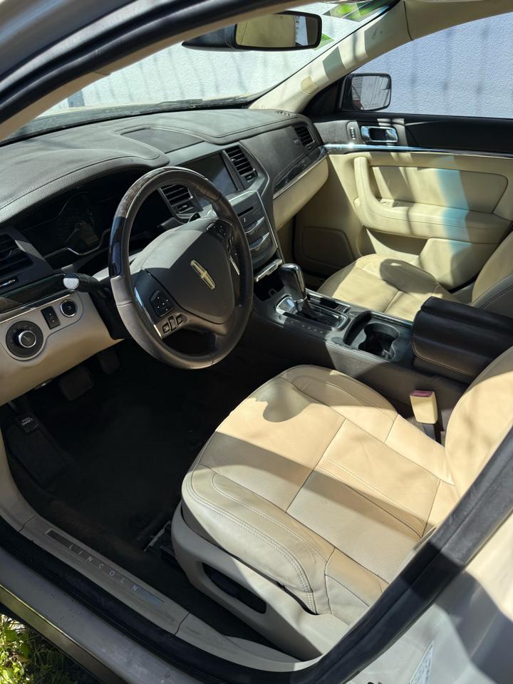 Lincoln MKS 4dr Sdn 3.7L FWD 2016