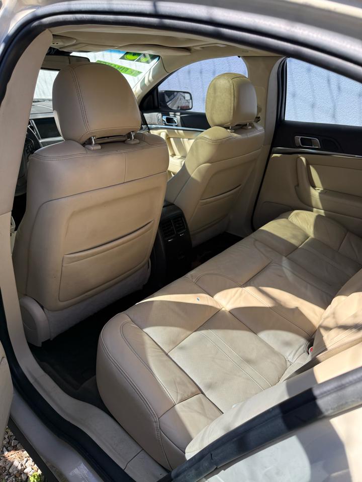 Lincoln MKS 4dr Sdn 3.7L FWD 2016