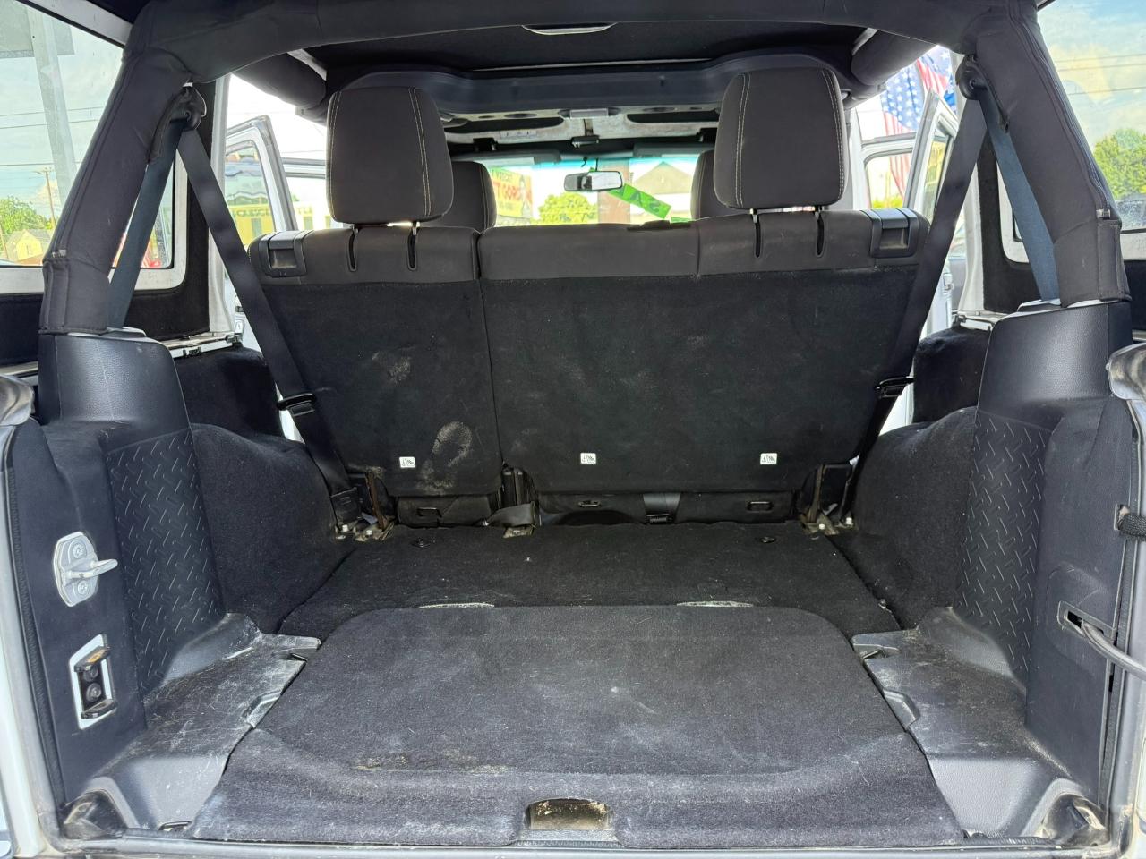 Jeep Wrangler Unlimited 4WD 4dr Sahara 2016