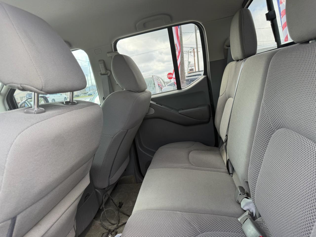 Nissan Frontier Crew Cab 4x2 SV V6 Auto 2018