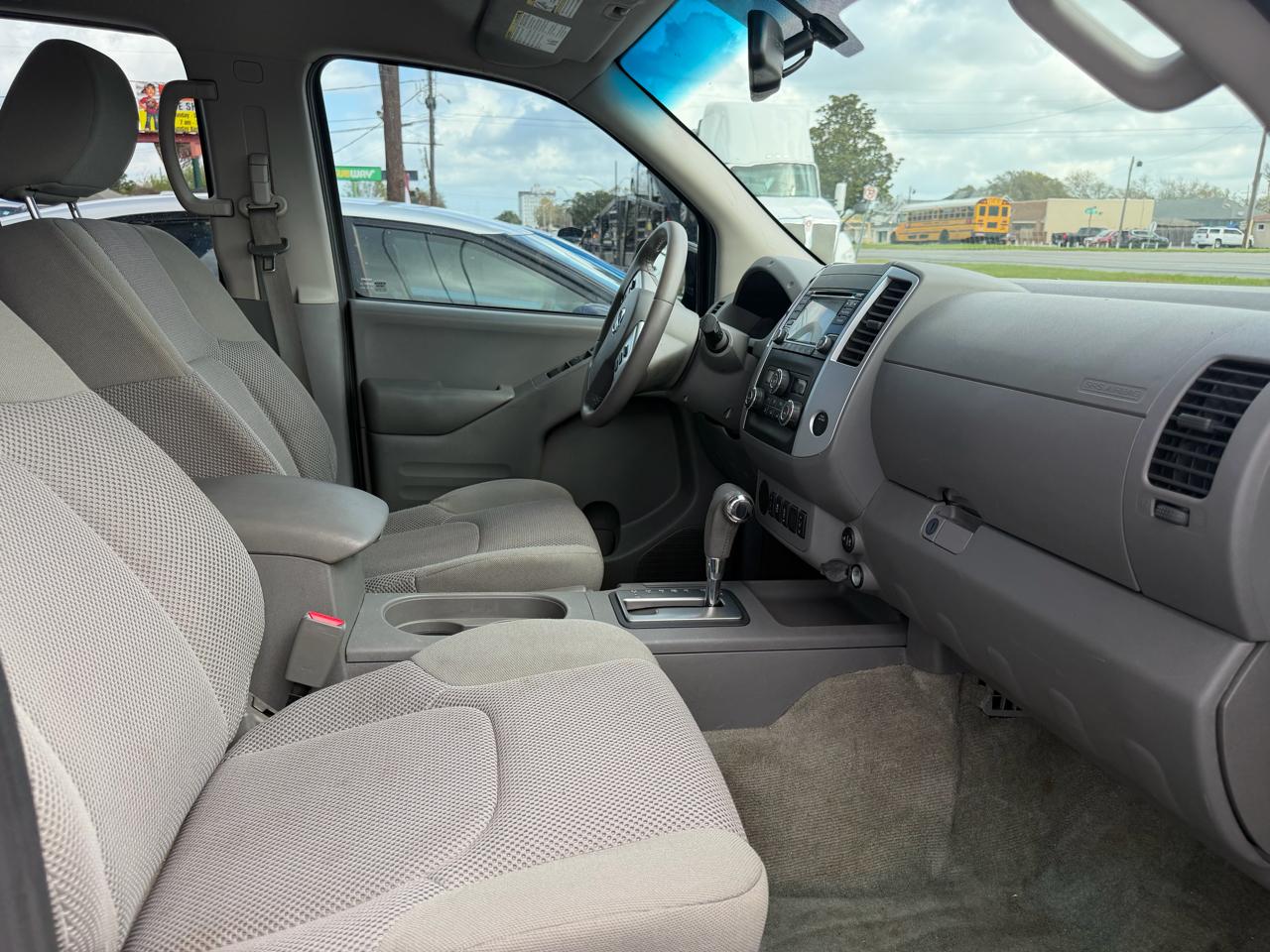 Nissan Frontier Crew Cab 4x2 SV V6 Auto 2018