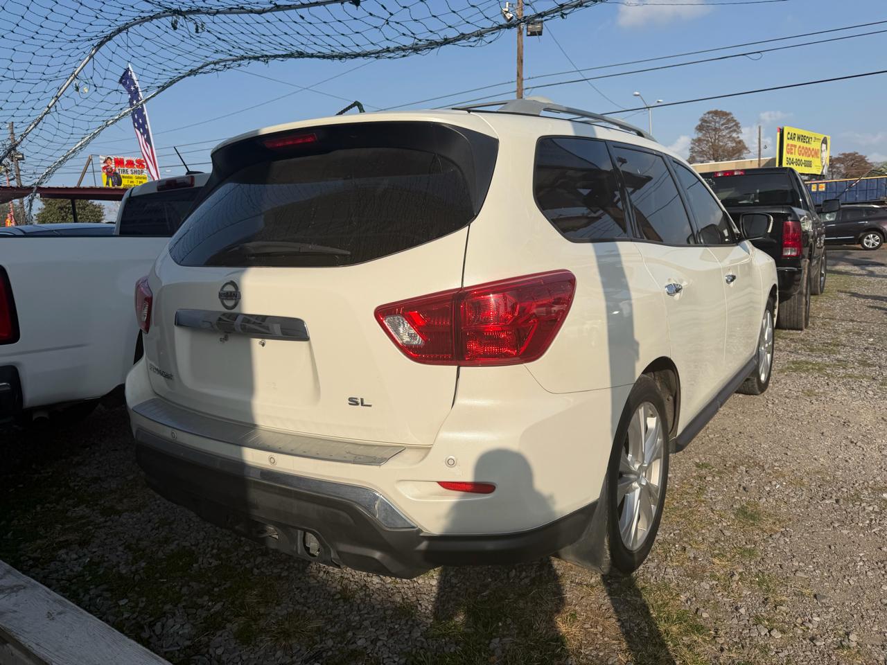 2018 Nissan Pathfinder SL