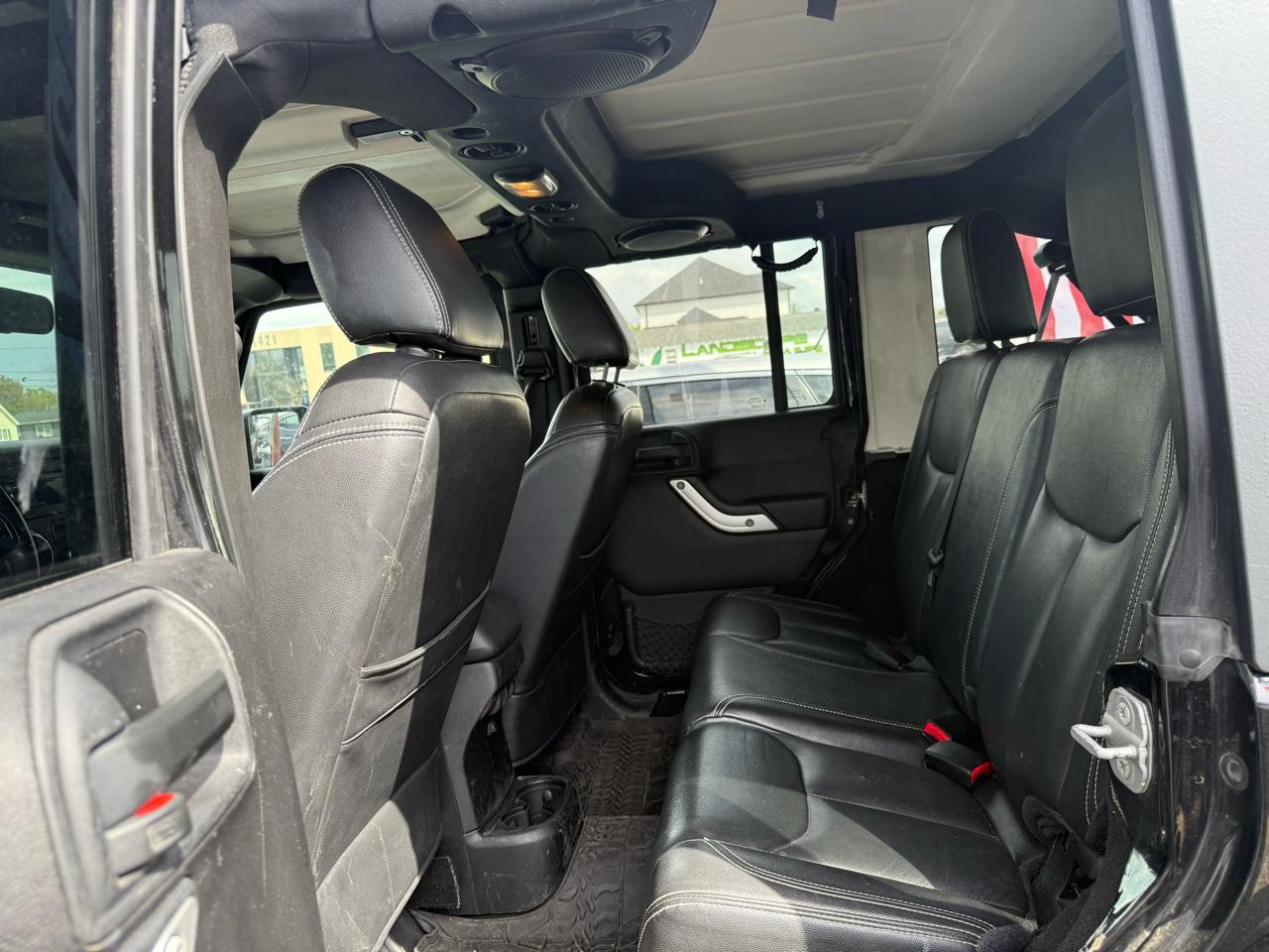 Jeep Wrangler Unlimited 4WD 4dr Sahara 2014