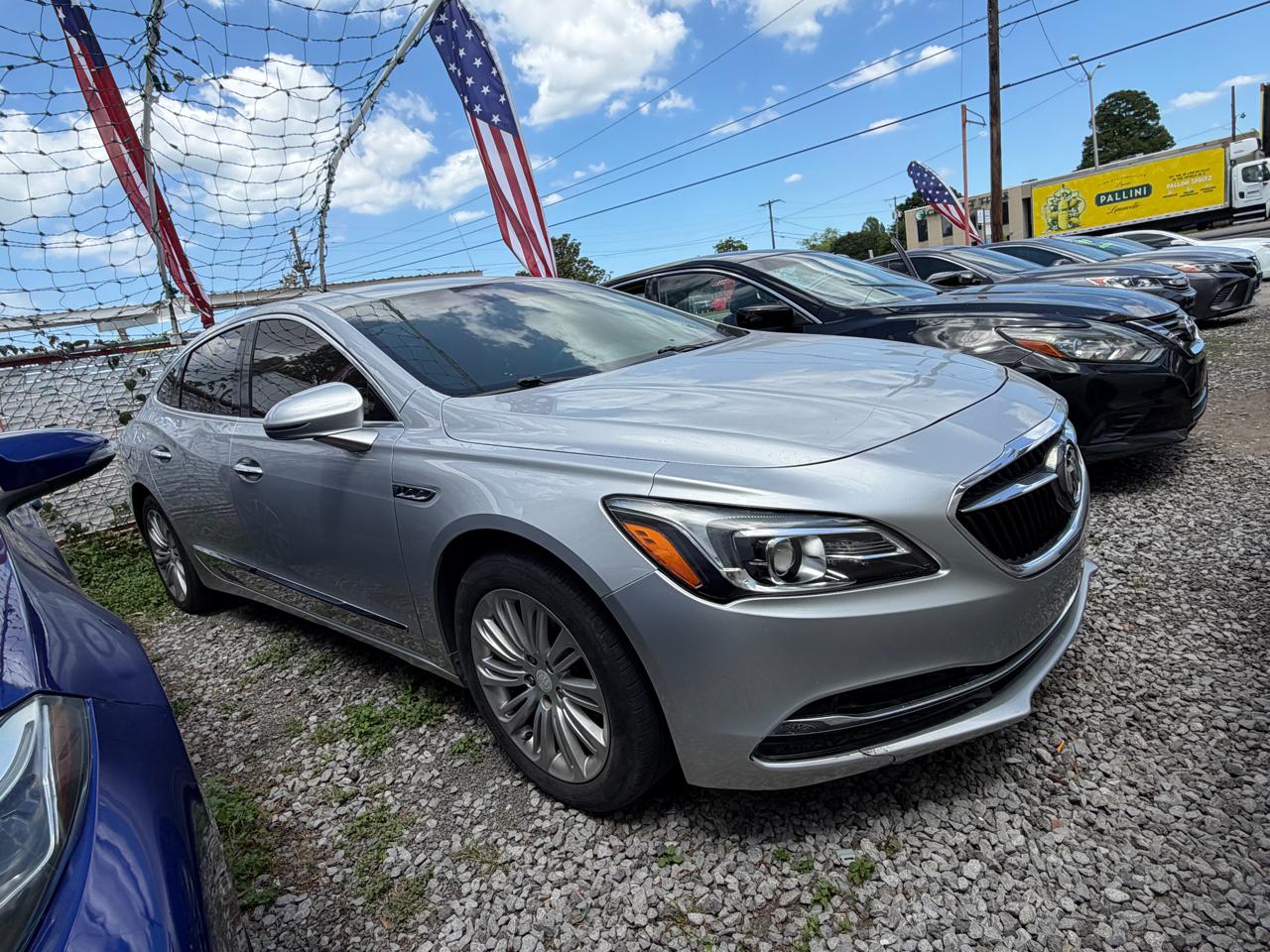 Buick LaCrosse 4dr Sdn Essence FWD 2018