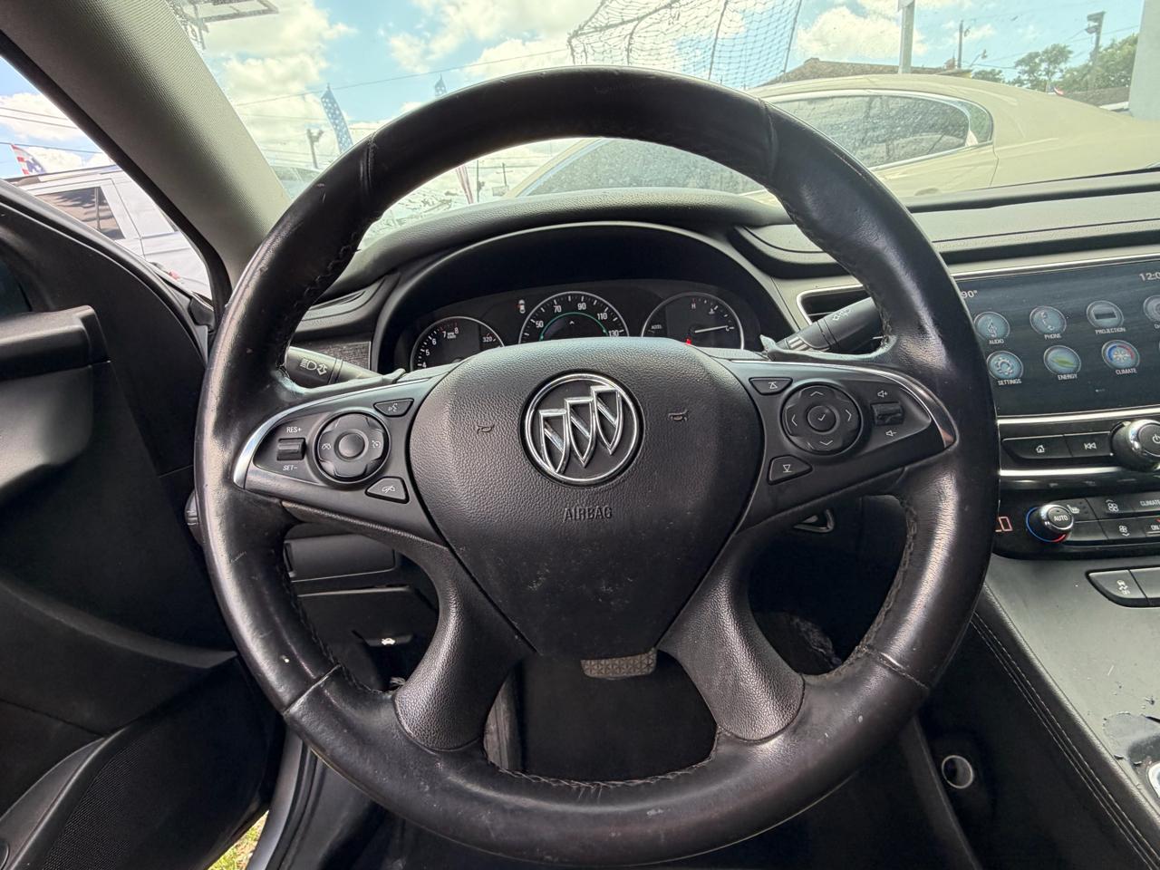 Buick LaCrosse 4dr Sdn Essence FWD 2018