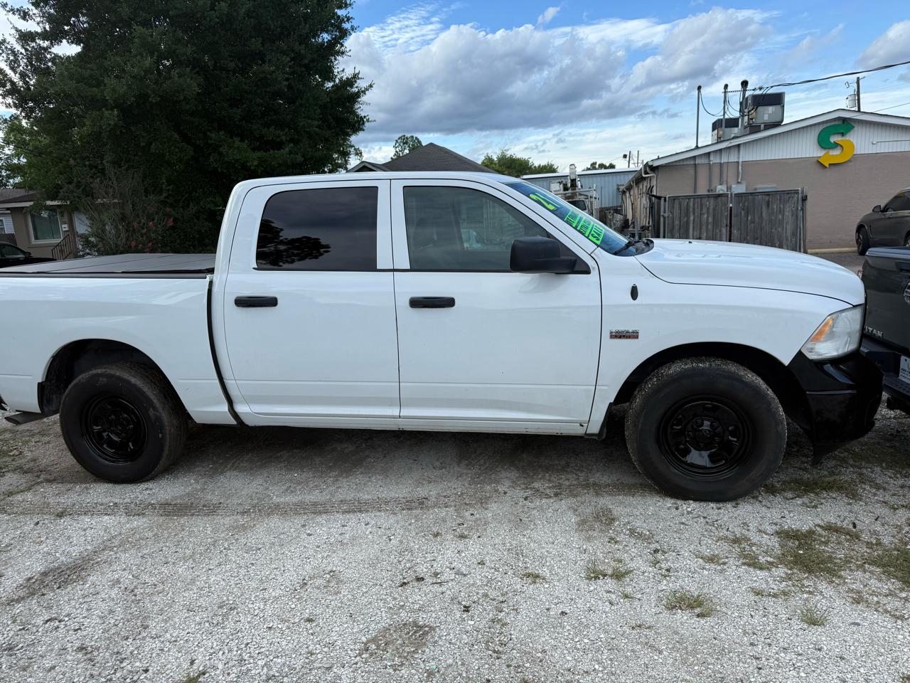 RAM 1500 Classic Tradesman 4x2 Crew Cab 5'7" Box 2021