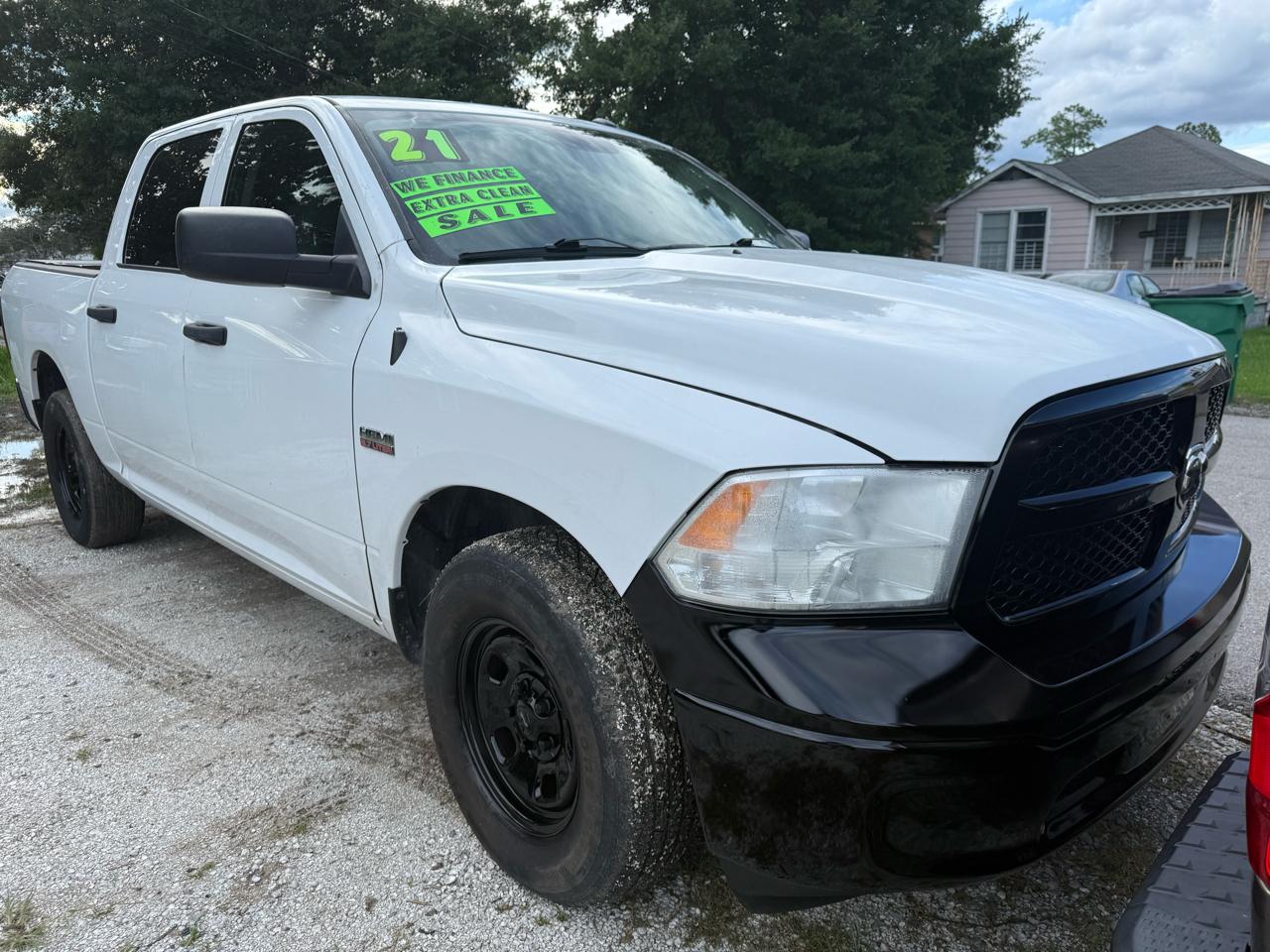 RAM 1500 Classic Tradesman 4x2 Crew Cab 5'7" Box 2021
