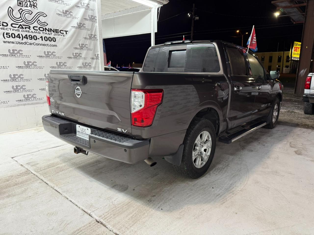 2019 Nissan Titan SV - Photo 6