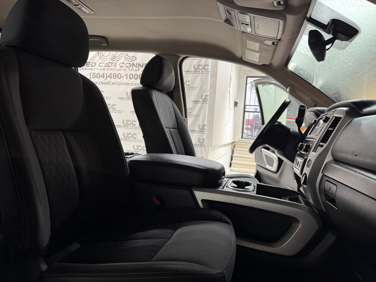 2019 Nissan Titan SV - Photo 14