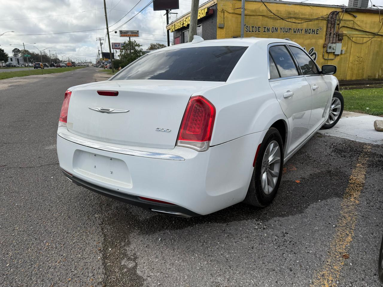 2015 Chrysler 300 4dr Sdn Limited RWD