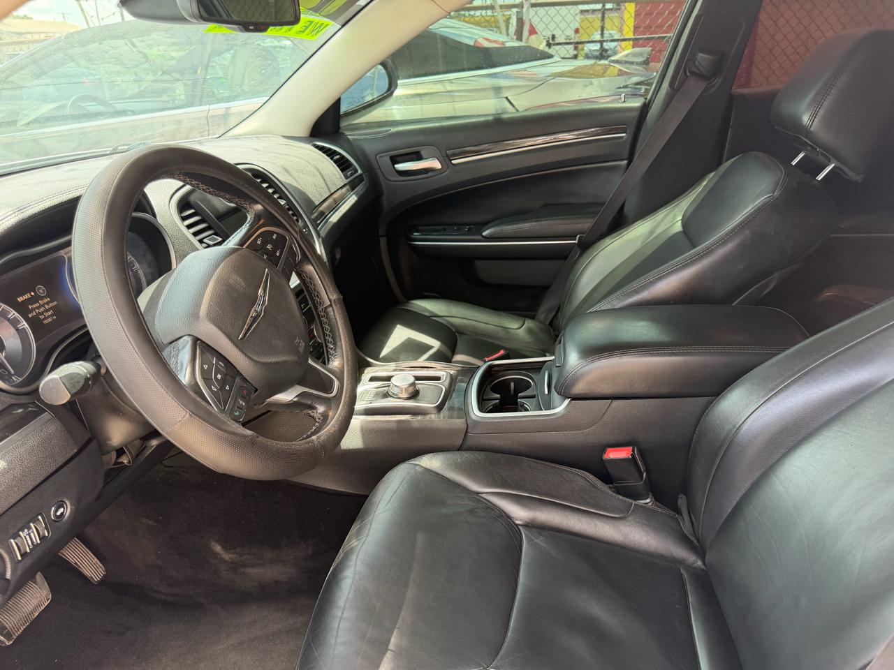 Chrysler 300 4dr Sdn Limited RWD 2015