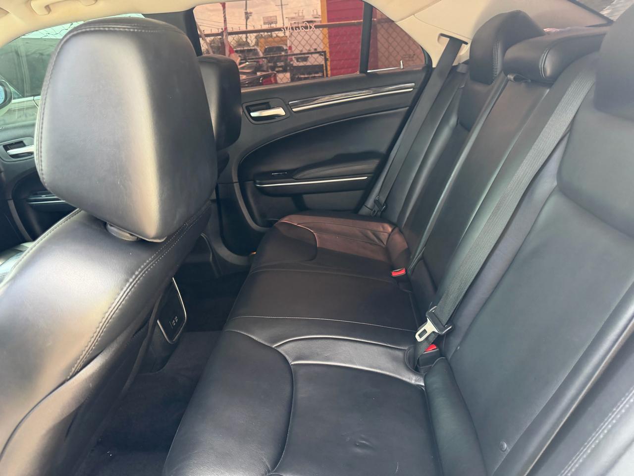 Chrysler 300 4dr Sdn Limited RWD 2015