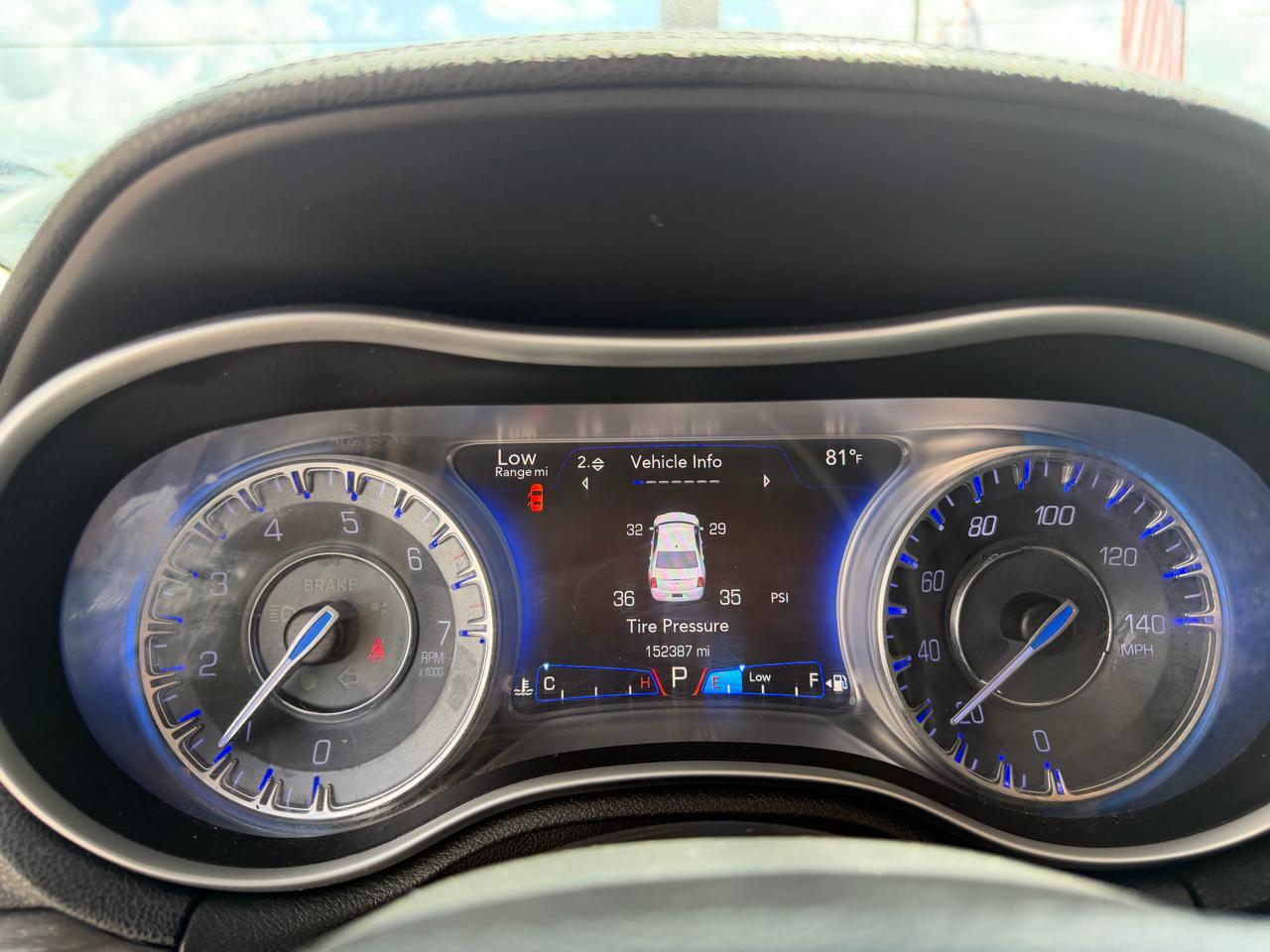 Chrysler 300 4dr Sdn Limited RWD 2015