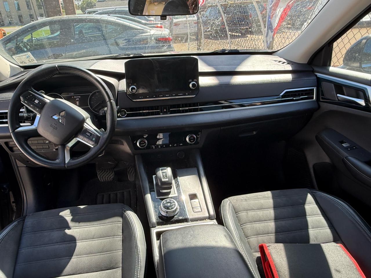 Mitsubishi Outlander SE Launch Edition FWD 2022