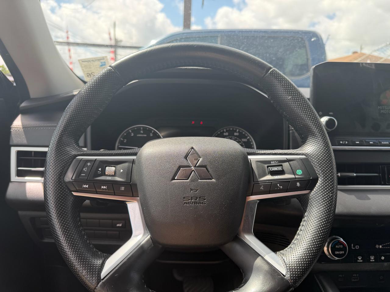 Mitsubishi Outlander SE Launch Edition FWD 2022
