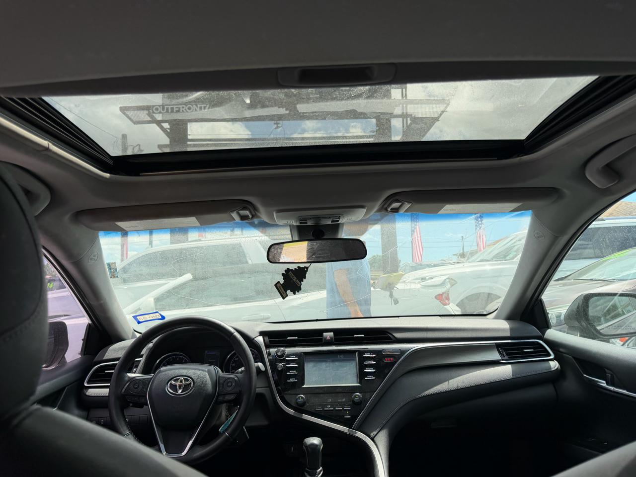 Toyota Camry XLE Auto (Natl) 2018