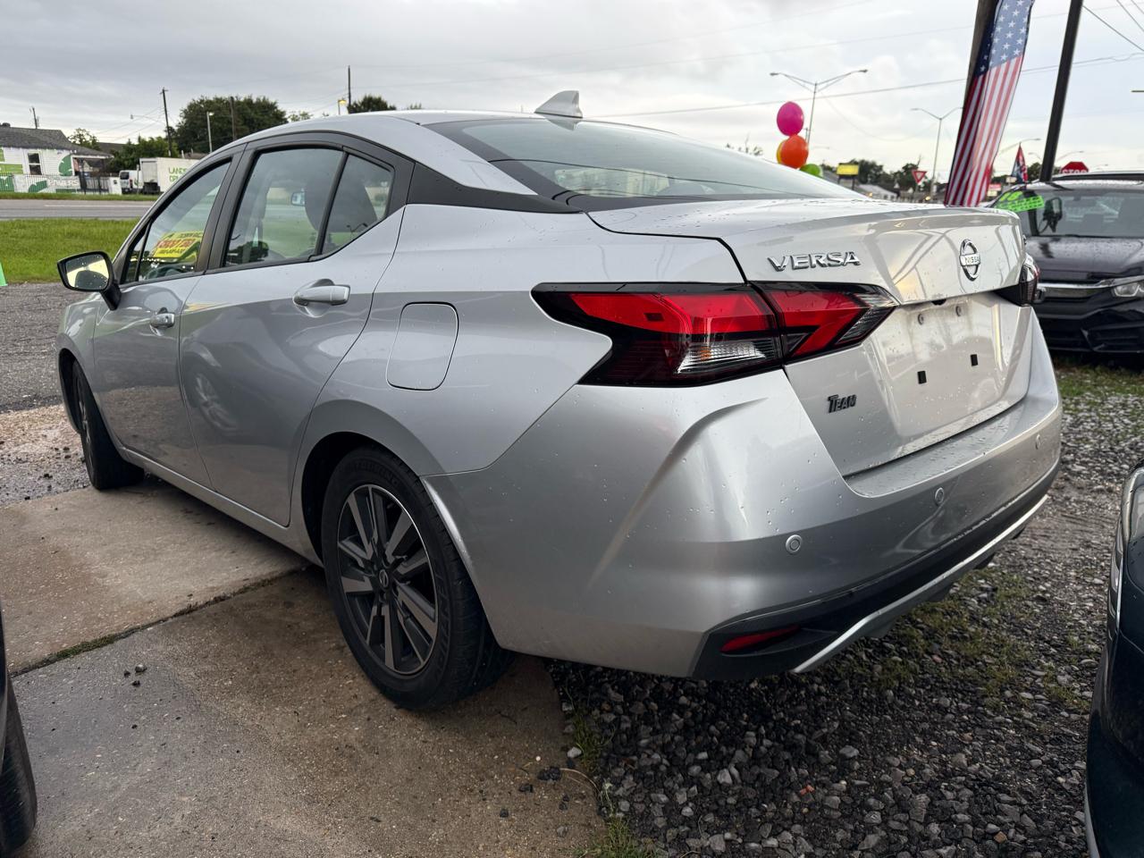 Nissan Versa SV CVT 2021
