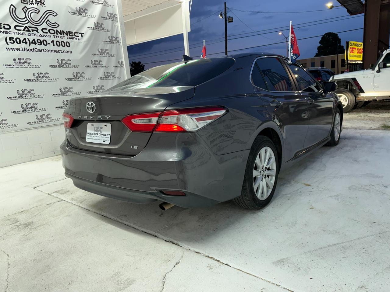 Toyota Camry LE Auto (Natl) 2020
