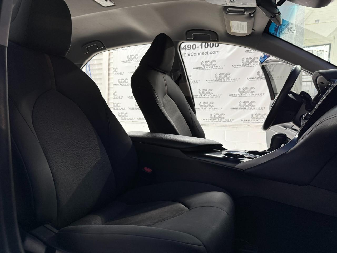 Toyota Camry LE Auto (Natl) 2020
