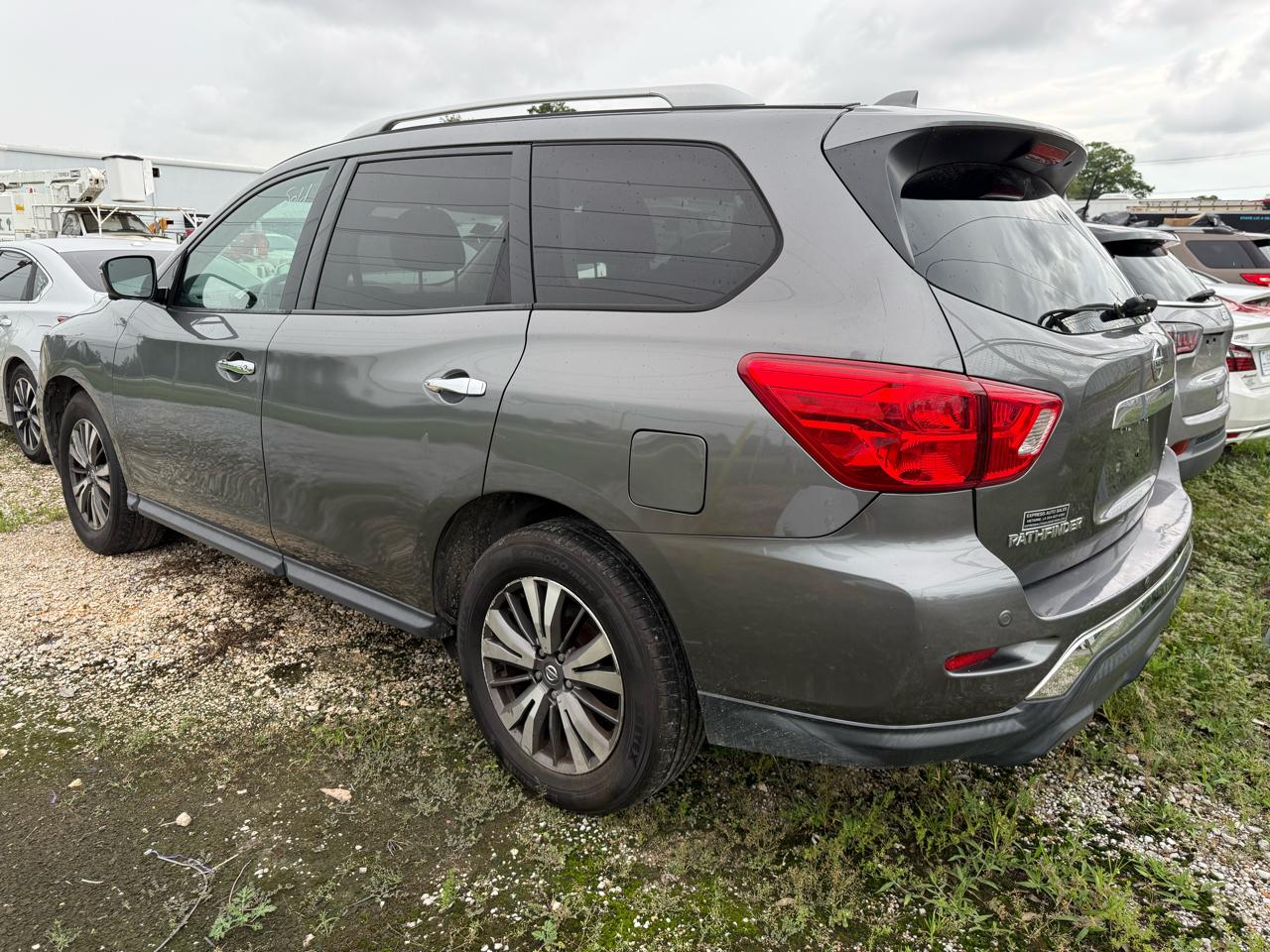 Nissan Pathfinder 4x4 SL 2019