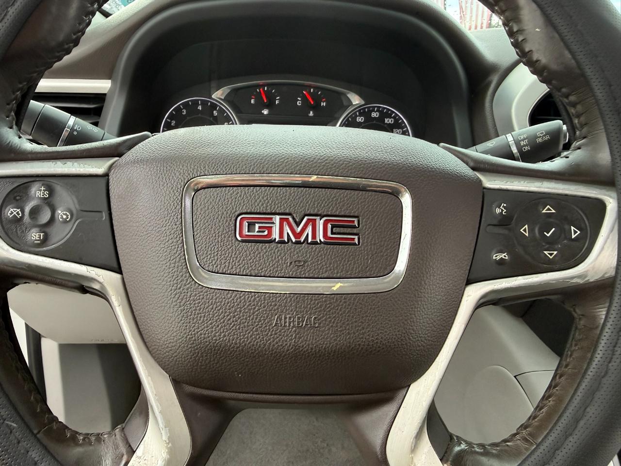 GMC Acadia FWD 4dr SLT w/SLT-1 2017