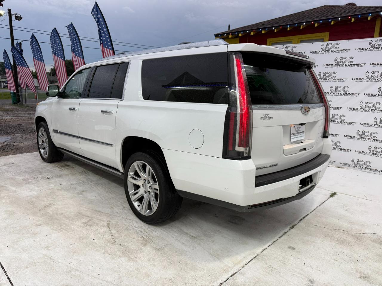 Cadillac Escalade ESV 2WD 4dr Premium Luxury 2018